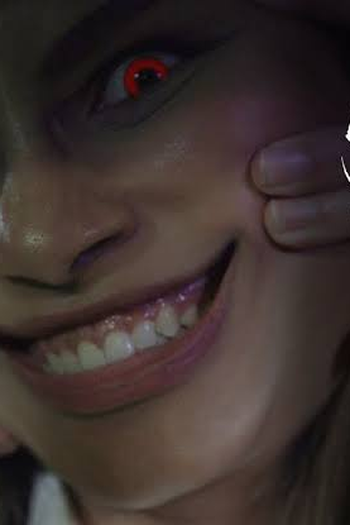  de Curta Smiling Woman 2 (2021)