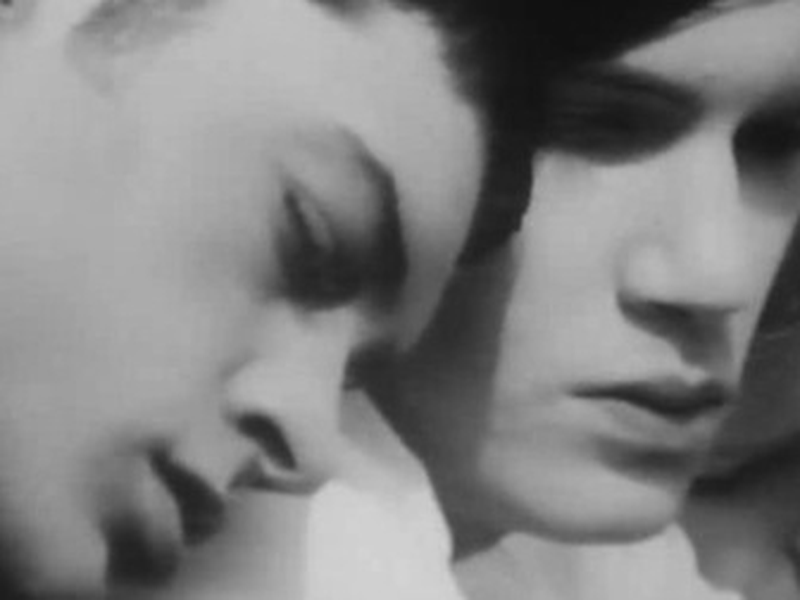 Foto 1 de Particularly Now, In Spring