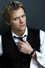 Marc Warren