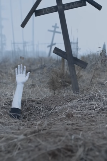  de Curta IC3PEAK: Dead But Pretty (2022)