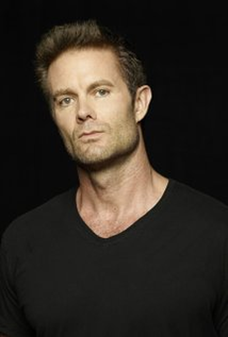 Garret Dillahunt - Foto 1