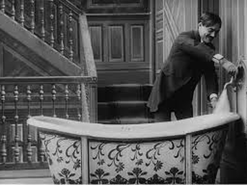 Foto 1 de Max Takes a Bath