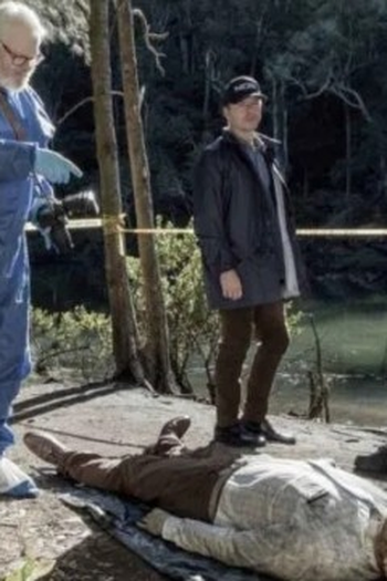Poster de Episódio Snakes In The Grass (2023)