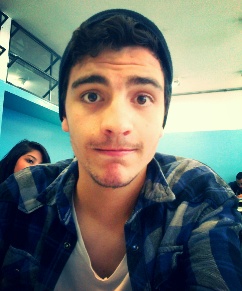 Douglas Santos - Foto 1