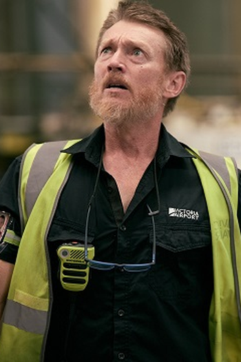Poster de Episódio Excess Baggage (2026)
