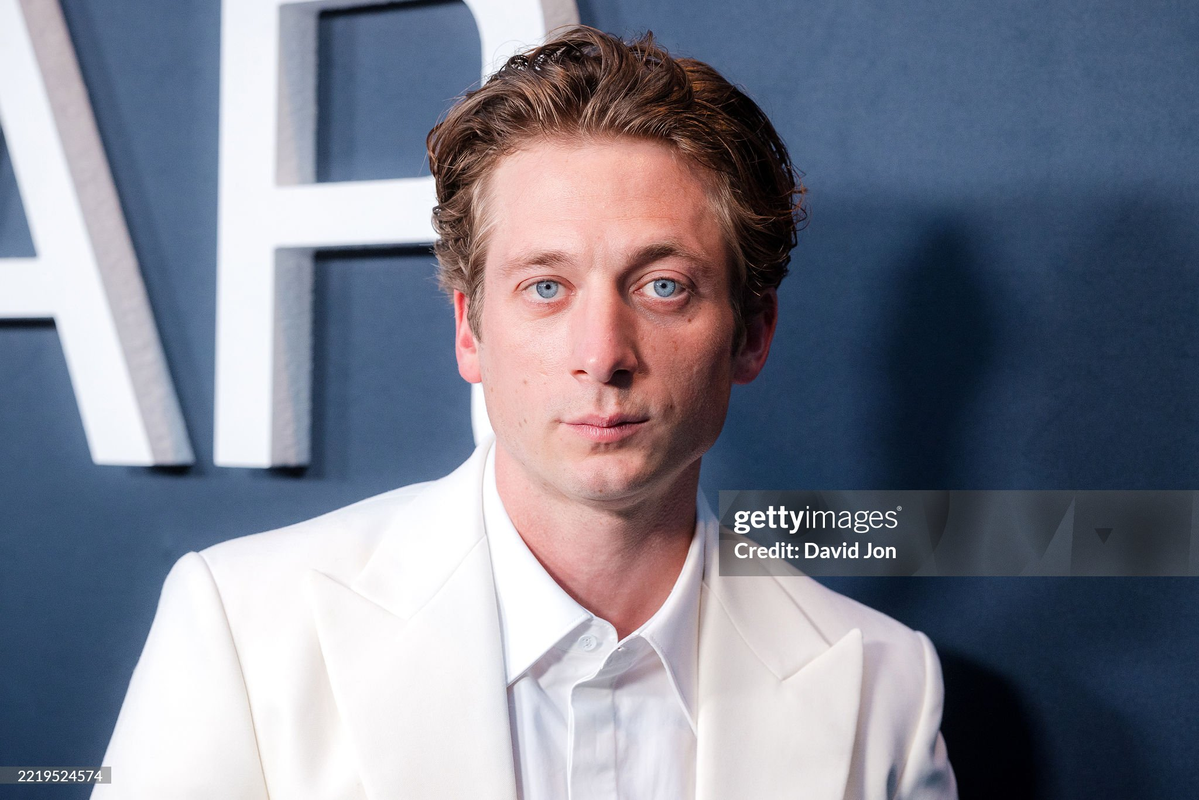Jeremy Allen White - Foto 1