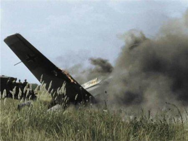 Foto 2 de Only Old Men Are Going to Battle