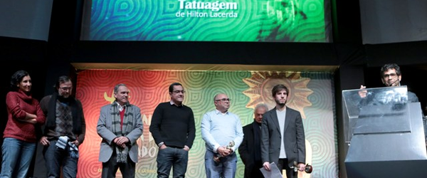 Romance homossexual leva prêmio de melhor filme no Festival de Gramado 2013