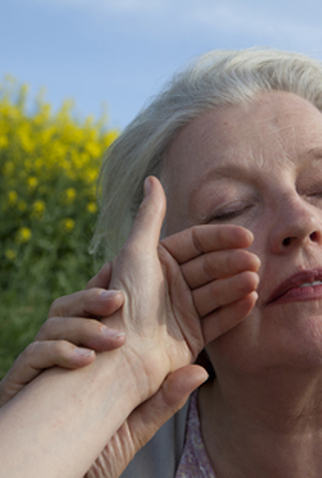 Poster 2 de Filme Avanti (2012)