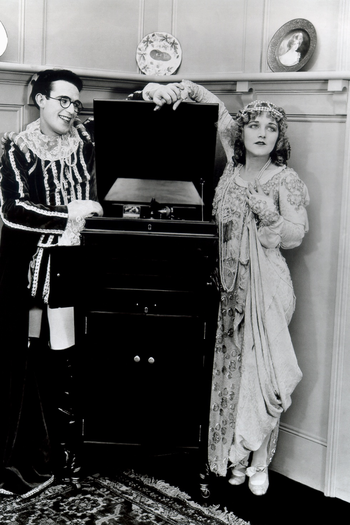 Poster de Curta Get Out and Get Under (1920)