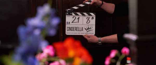 Sony divulga o logo de Cinderella, estrelado por Camila Cabello