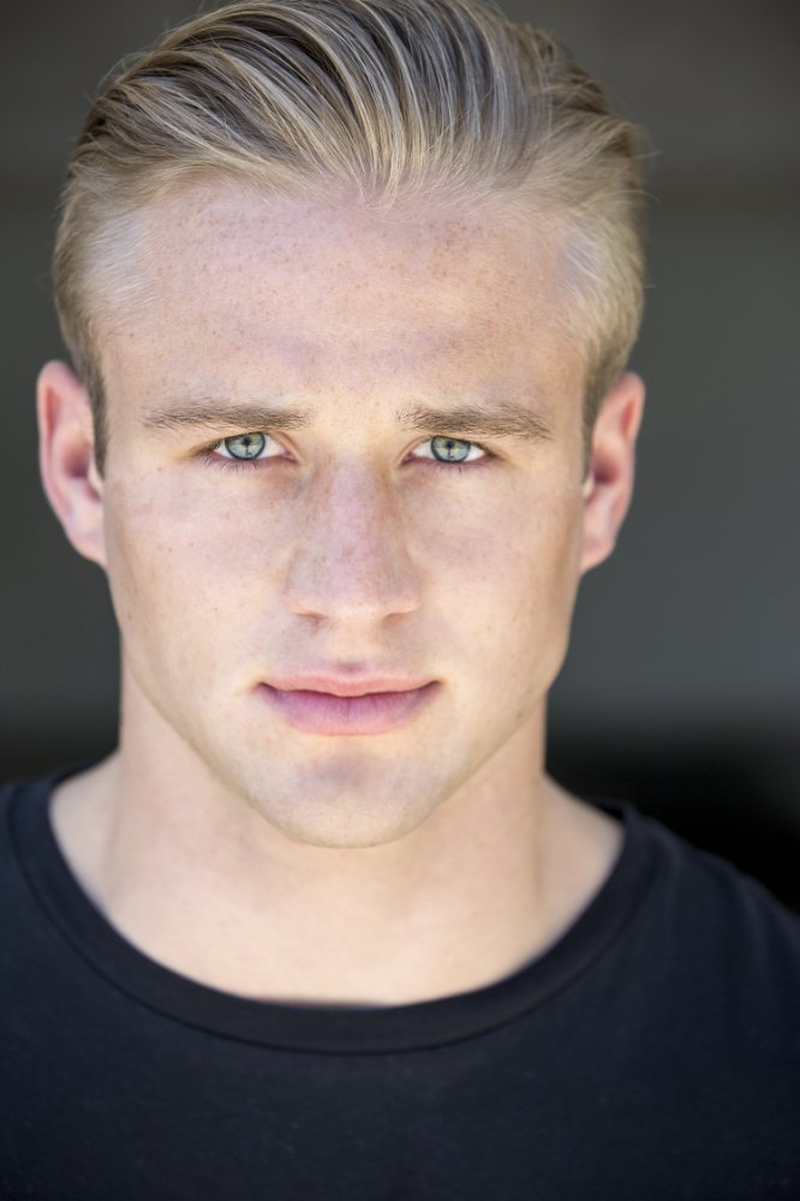 Vince Hill-Bedford - Foto 1