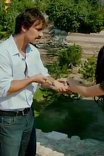 Poster de Episódio 2. Bölüm (2011)