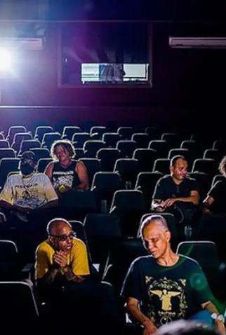 Poster 1 de Filme Not Dead (2023)