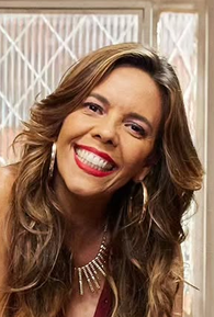 Flávia Reis
