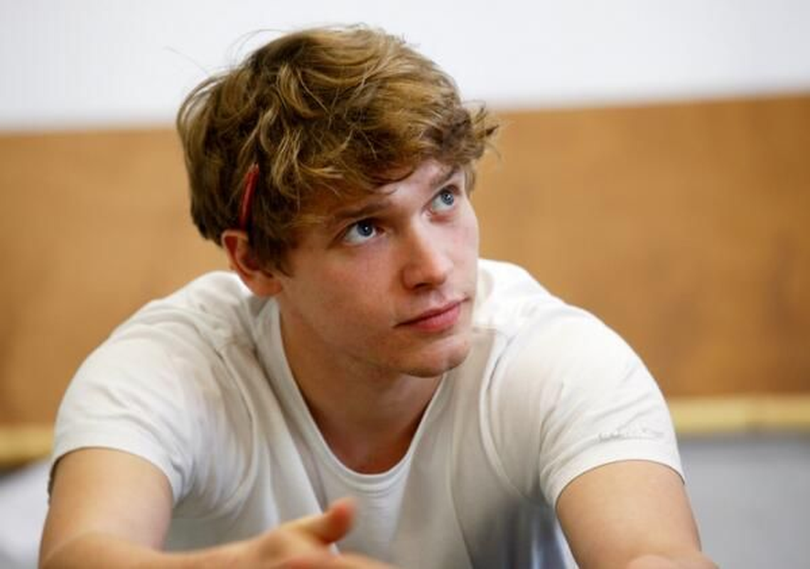 Billy Howle - Foto 1