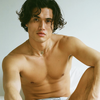 Charles Melton - Foto 1
