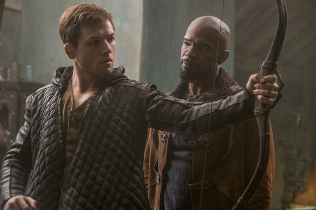 Robin Hood | Taron Egerton e Jamie Foxx aparecem em novas fotos do filme