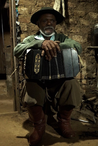 Poster 1 de Filme Bandoneando – A Busca pelos Bandeonistas Negros da Campanha Gaúcha (2022)