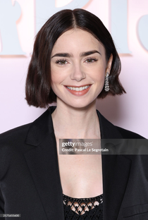 Lily Collins - Poster / Capa / Cartaz - Oficial 1