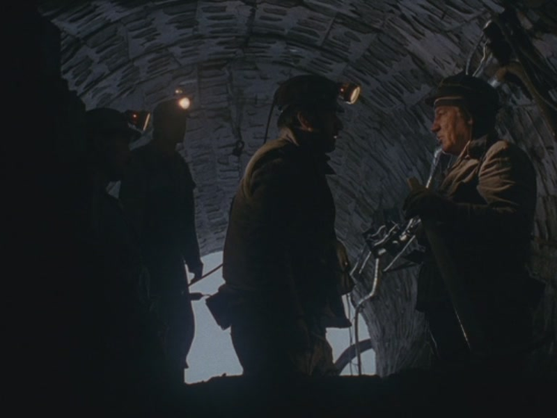 Foto 1 de Tarde Demais