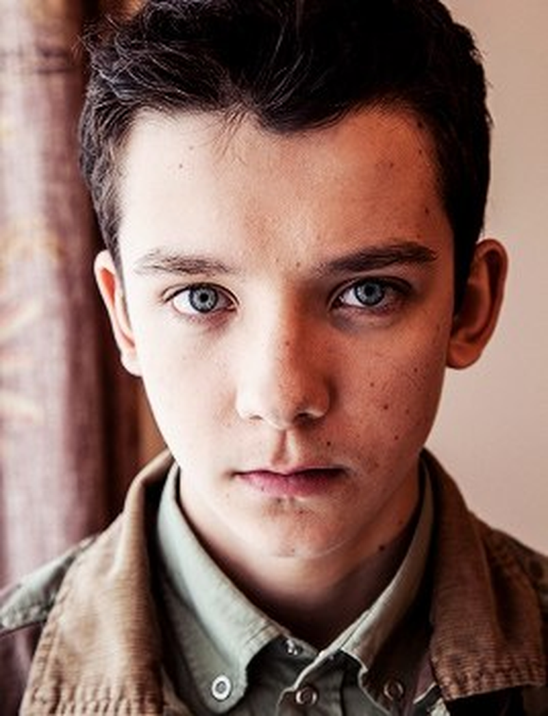 Asa Butterfield - Foto 11