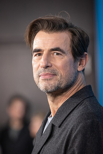 Claes Bang - Poster 1