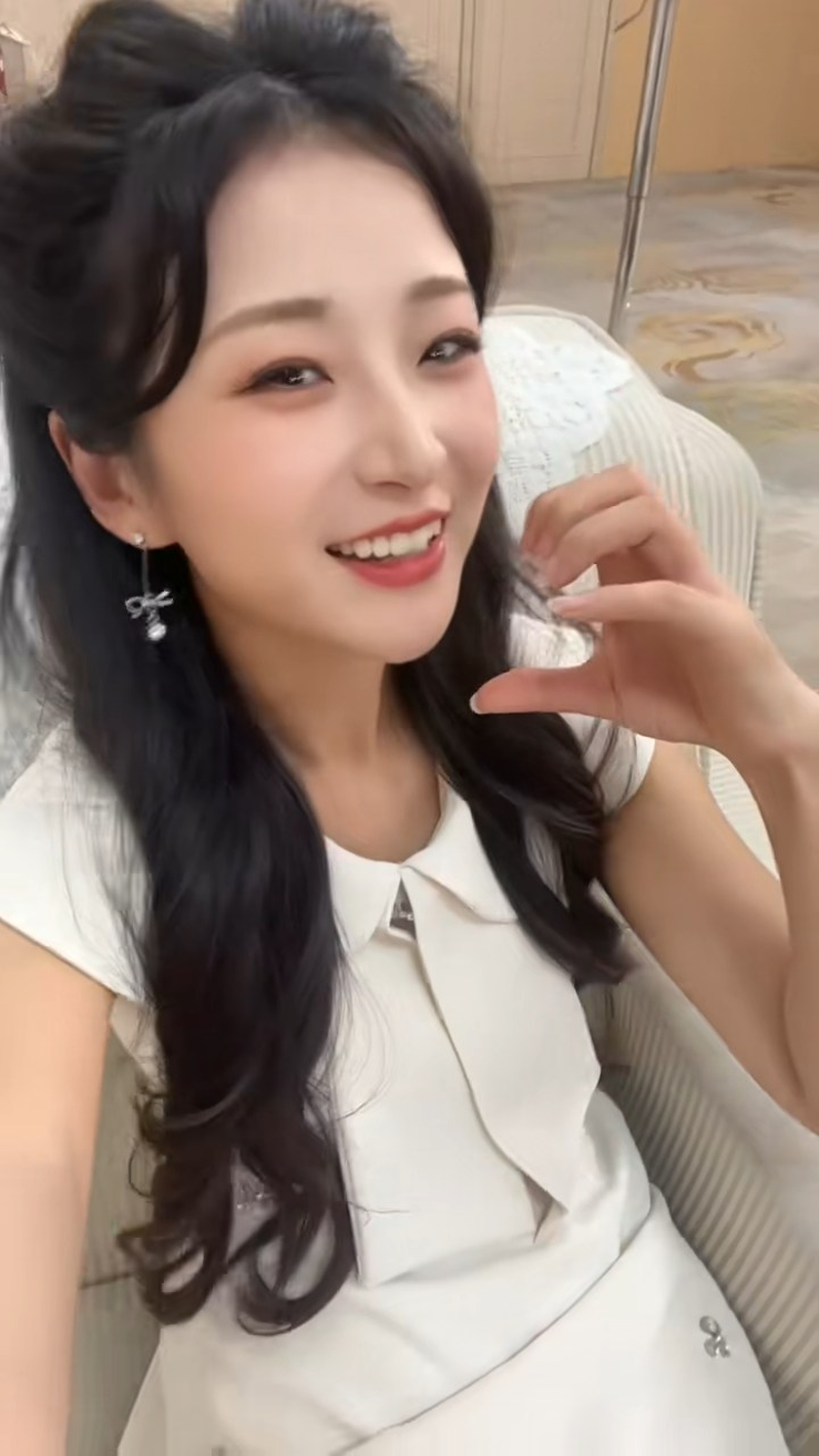 Li Mengna - Foto 3