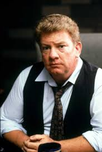 Charles Hallahan - Poster / Capa / Cartaz - Oficial 1