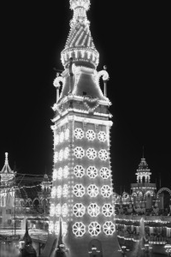  de Curta Coney Island at Night (1905)