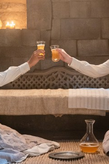 Poster de Episódio Strangers and Friends (2023)