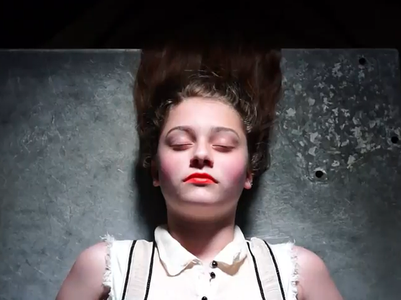 Foto 1 de The Mortician