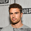Theo James - Foto 9