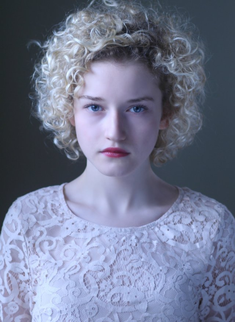 Julia Garner - Foto 1