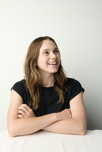 Zoe Phillips (V) - Poster 1