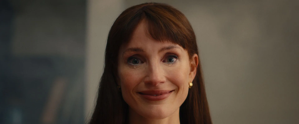 Jessica Chastain enfrenta sua versão maligna no trailer de “Outra Mamãe”