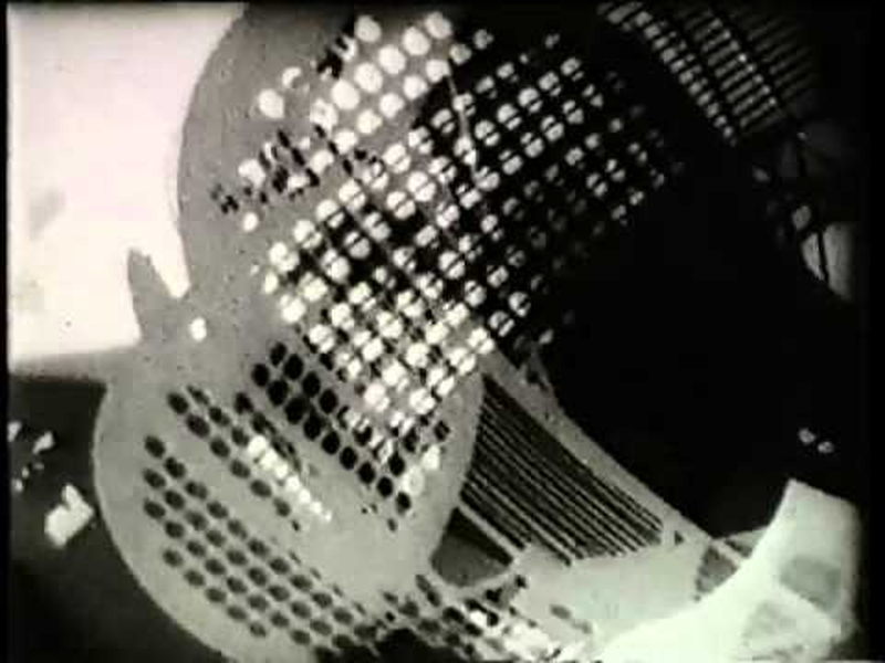 Foto 1 de Light Spill: Black-White-Gray