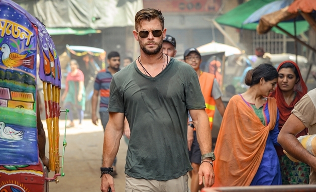 Com Chris Hemsworth, "Resgate" da Netflix ganha novas imagens