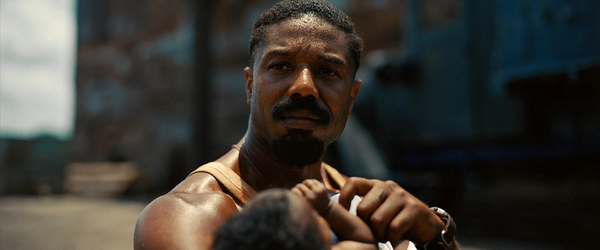 Michael B. Jordan celebra primeira vitória no Actor Awards e dedica prêmio à mãe