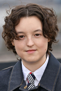 Bella Ramsey - Poster 1