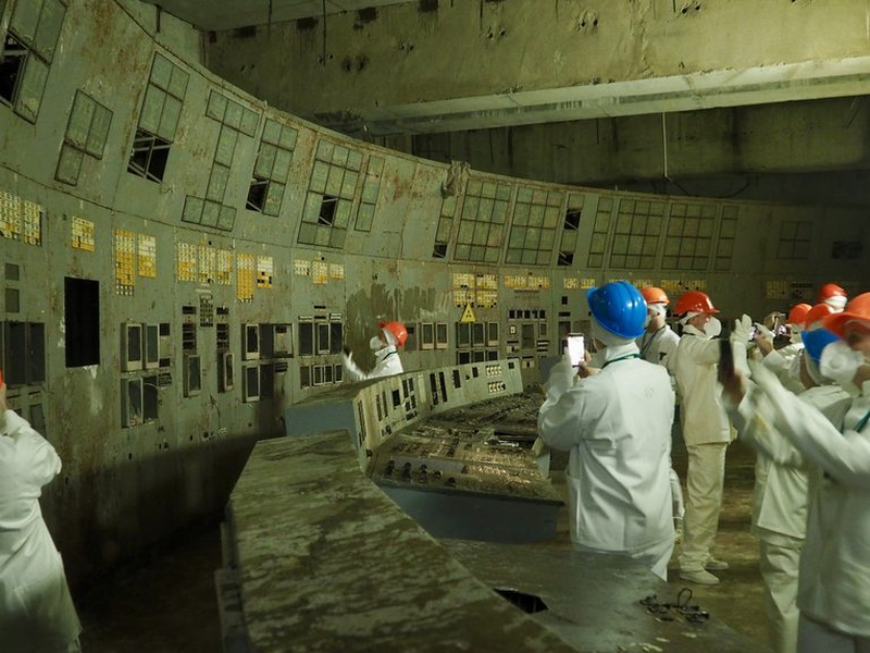 Foto 1 de Inside Chernobyl's Mega Tomb