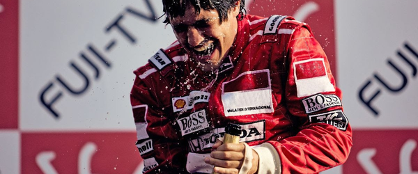 Senna venceu prêmio de Melhor Criador de Série nos Prêmios Platino