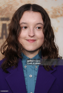 Bella Ramsey - Poster 1