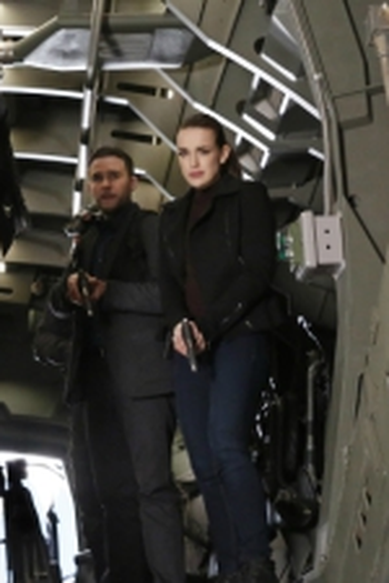Poster de Episódio The Man Behind the Shield (2017)