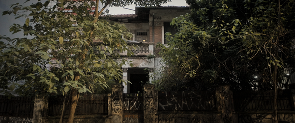 Assista ao trailer da série documental A Mulher Da Casa Abandonada