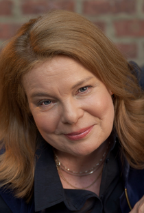 Catherine Curtin (I) - Poster 1