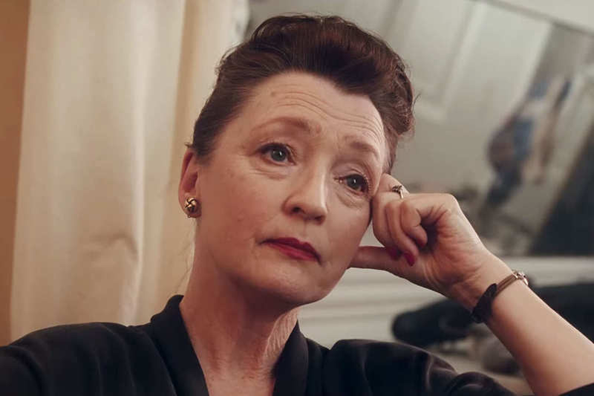 Lesley Manville - Foto 1