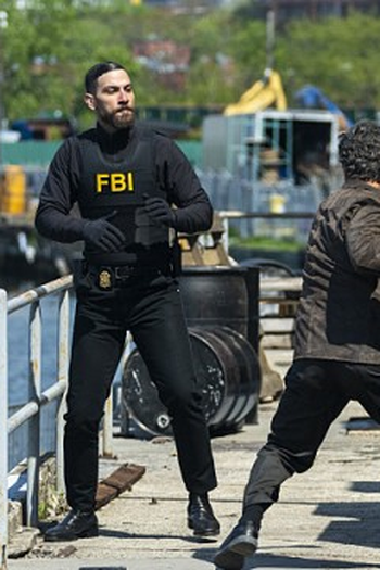 Poster de Episódio Torn (2023)