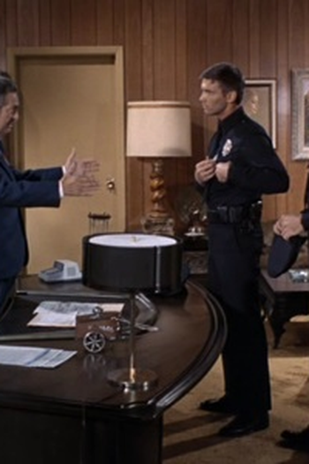 Poster de Episódio Log 044: Attempted Bribery (1970)