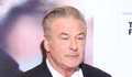 Alec Baldwin lacrando em cima de Elon Musk